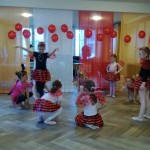 Spielerisches Tanzen im Familienzentrum, Mai 2015