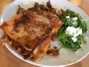 Mittagessen in Familienzentrum Bezirk Affoltern: Lasagne