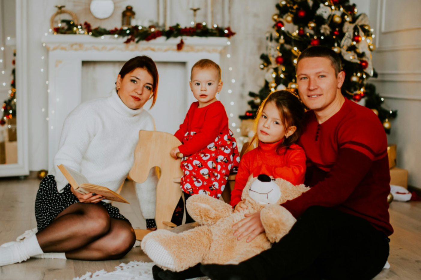 <em>Indoor Fotoshooting mit weihnachtlichem Dekor</em>

Bei uns kannst du dich und deine Familie in einer weihnachtlichen Dekoration fotografieren lassen. Das Shooting beträgt pro Familie ca. 30 Minuten, in denen auch ein Outfitwechsel stattfinden könnte. Nach dem Shooting werden dir 5 verschiedene bearbeitete Fotos digital zugeschickt.

Damit keine Wartezeiten für die Familien entstehen, wird das Shooting gestaffelt stattfinden.

<a href="https://familienzentrum-bezirk-affoltern.ch/wp-content/uploads/2026/09/Flyer-Weihnachtsfotoshooting_2026.pdf">Flyer Weihnachtsfotoshooting herunterladen</a>

<img class="aligncenter wp-image-37370 " src="https://familienzentrum-bezirk-affoltern.ch/wp-content/uploads/2026/09/Weihnachtsfotoshooting-2026.png" alt="Weihnachtsfotoshooting in Familienzentrum Bezirk Affoltern" width="619" height="412" />